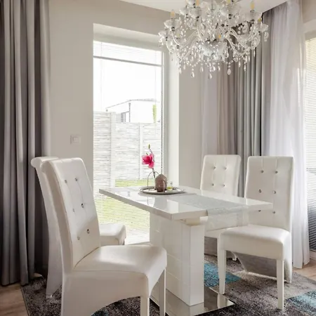 Modern 2 Bed House Near Bratislava With Parking * Rovinka